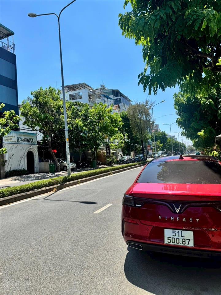 Bán gấp nhà 5x20m, hầm 5tầng 15.8 tỷ, kdc trung sơn kế himlam q7