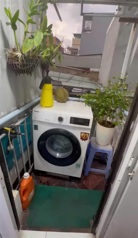 Bán nhà 2 lầu, đầy đủ nội thất 590 triệu, 33 đường số 53 kế lâm văn bền, q7