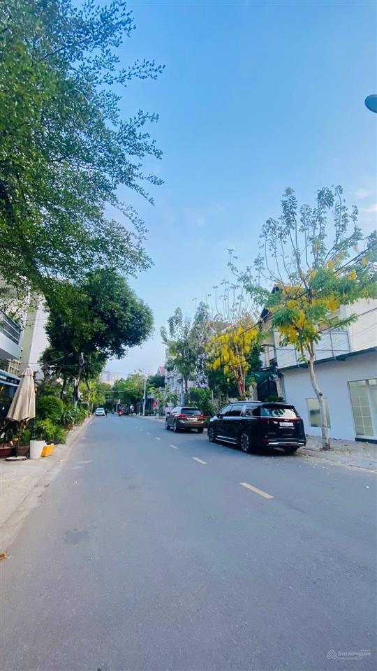 Bán gấp nhà 6x15m, 1 lầu giá 12,5 tỷ, tn 20 triệu, mt kdc tân quy đông p. tân phong, quận 7