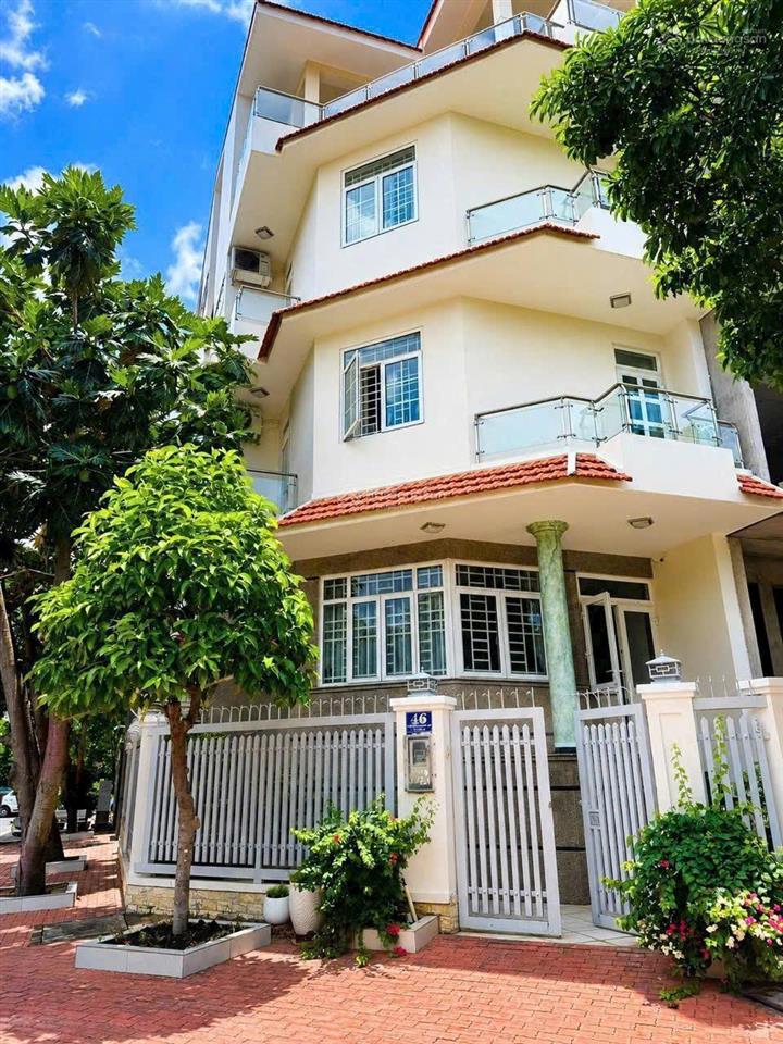 Bán nhà 7.5x20m, hầm 4 tầng, thang máy, kdc himlam kế lotemark q. 7