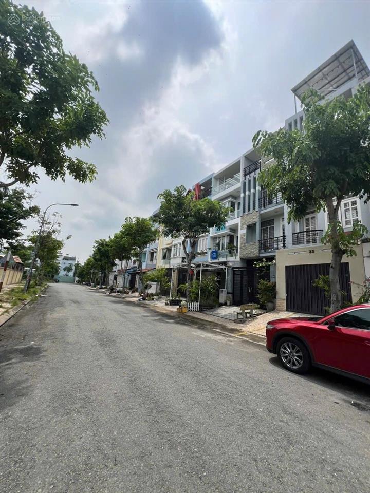 Cho thuê nhà 4x20m, 4 tầng nhà mới, kdc tân quy đông kế lottemark, quận 7