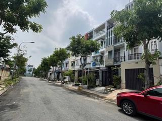 Cho thuê nhà 4x20m, 4 tầng nhà mới, kdc tân quy đông kế lottemark, quận 7