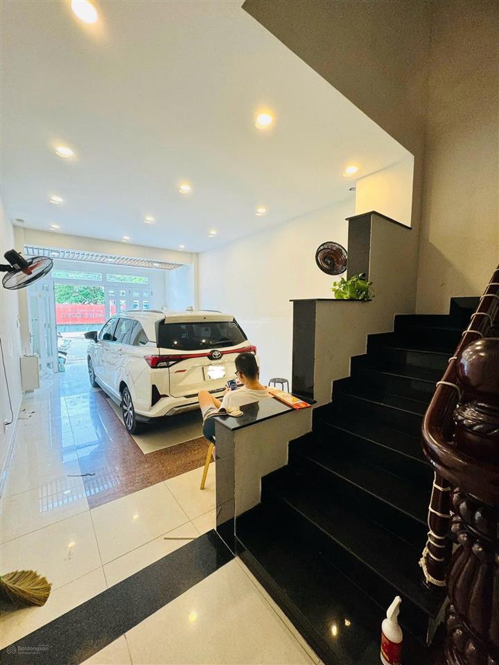 Cho thuê nhà 4x20m, 4 tầng nhà mới, kdc tân quy đông kế lottemark, quận 7