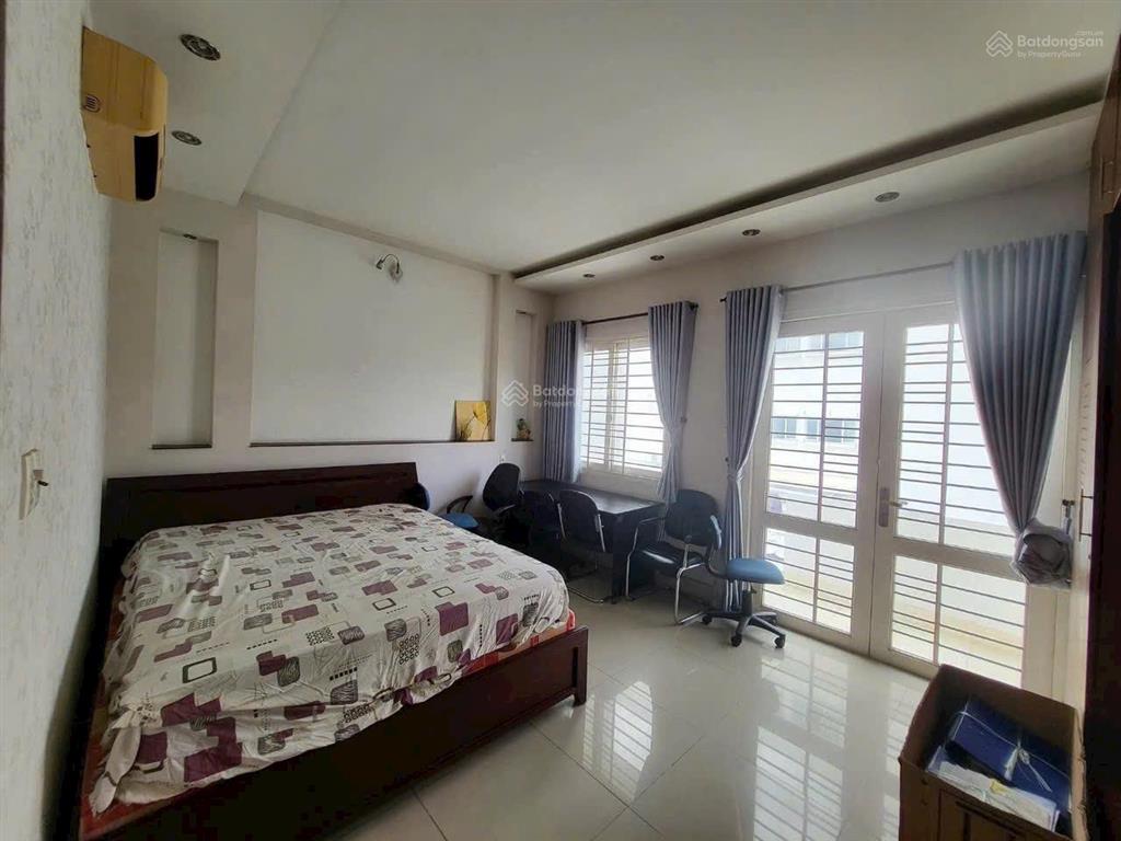 Bán nhà 5x18m, 4 tầng, 13,7 tỷ kdc sadeco ven sông p. tân phong q7