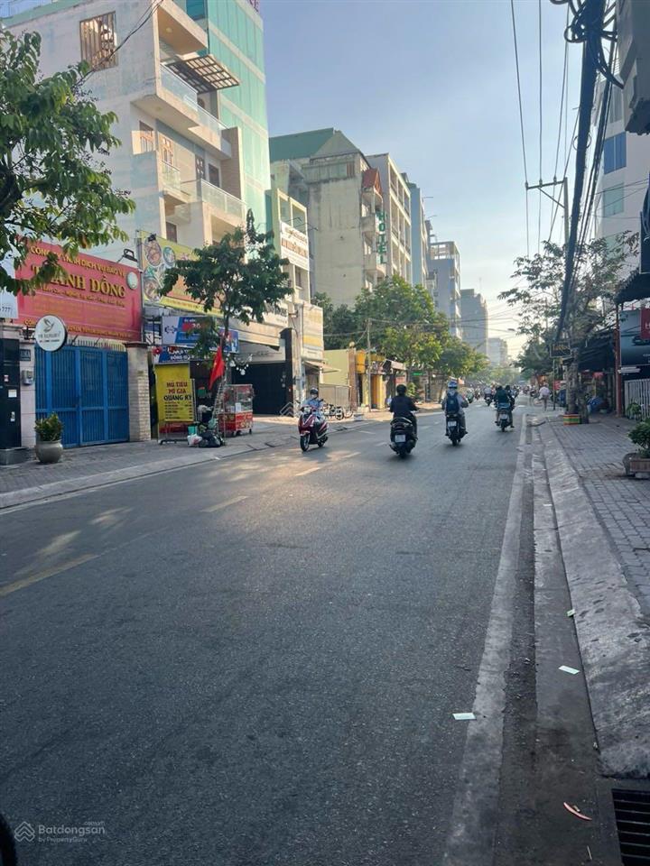Bán 10x30m, 300m2 giá 19 tỷ đầu tư sinh lời phù hợp chdv toà nhà lý phục man, p. bình thuận, quận 7