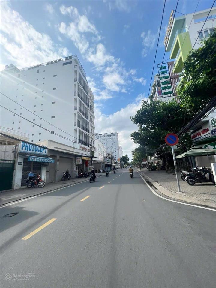 Bán nhà 8x40m, giá 30 tỷ, mt lâm văn bền, p. bình thuận, quận 7