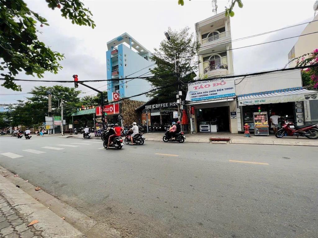 Bán nhà 8x40m, giá 30 tỷ, mt lâm văn bền, p. bình thuận, quận 7
