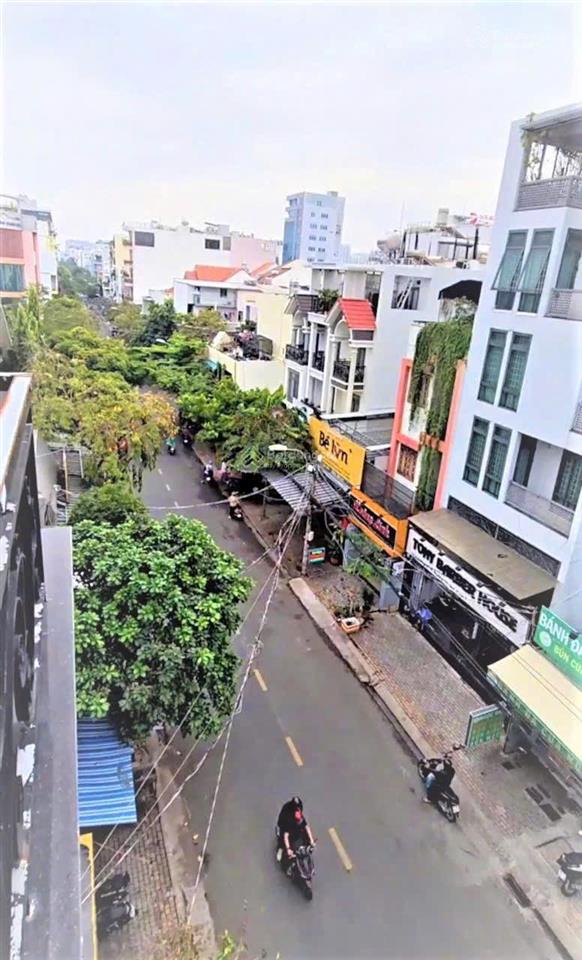 Bán gấp nhà 4x19m, 6 tầng thang máy, giá 17.5 tỷ, mt đường 79 phường tân quy q7