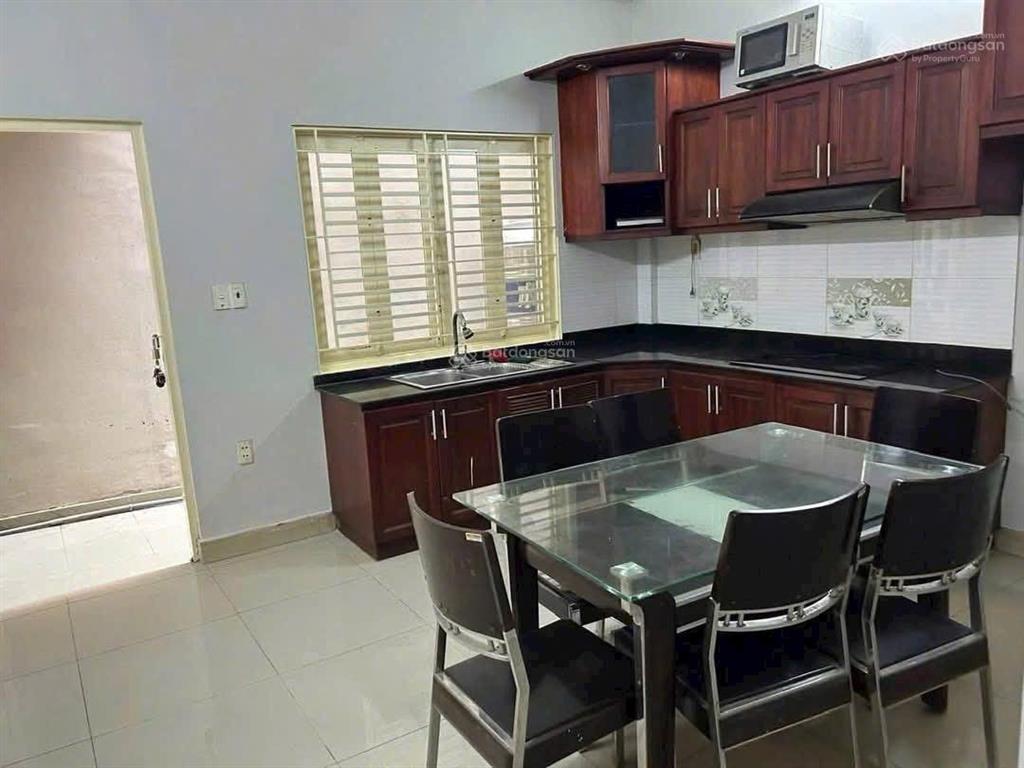 Cho thuê nhà 5x20m, 4tầng giá 27triệu, 793 trần xuân soạn p.tân hưng q7