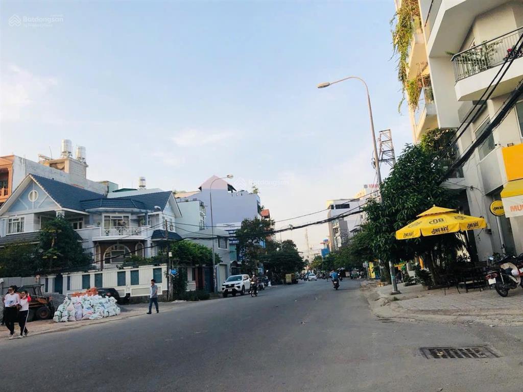 Cho thuê nhà 5x20m, 4tầng giá 27triệu, 793 trần xuân soạn p.tân hưng q7
