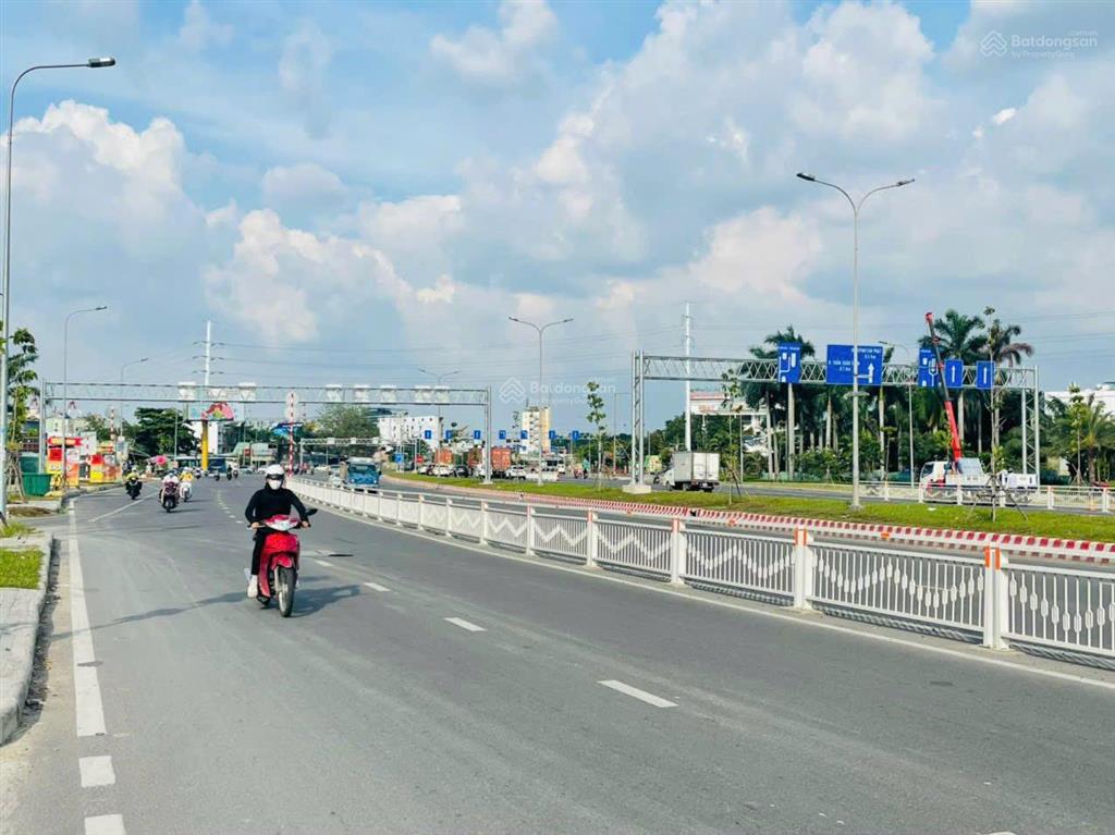 Bần nhà 350m2, giá 29tỷ, mặt tiền nguyễn văn linh p.tân thuận q7