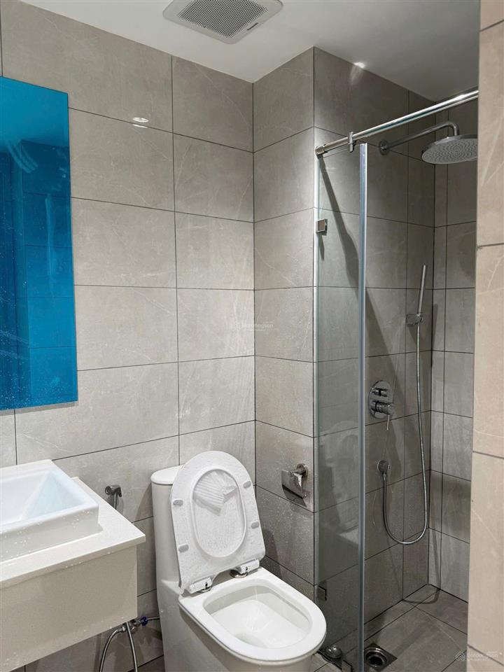 Sang nhượng căn studio 31m2  2.4 tỷ ( giá bán đã gồm 100% bao phí thuế sang tên, 0943 526 *** như)