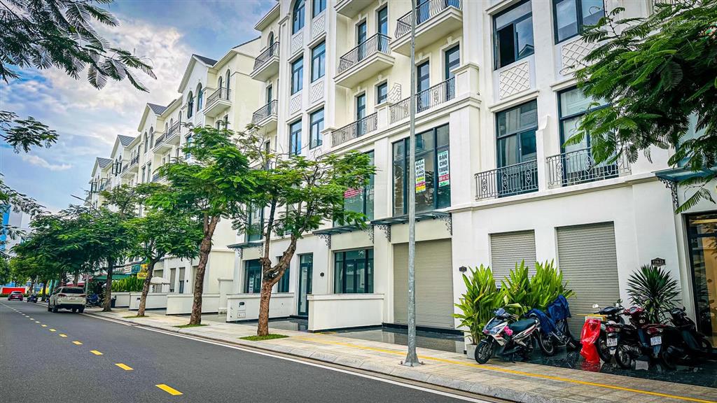 Siêu tốt 21 tỷ nhà mặt tiền 162m2 manhattan vinhomes q9, mặt tiền đường kinh doanh.  0901 382 ***