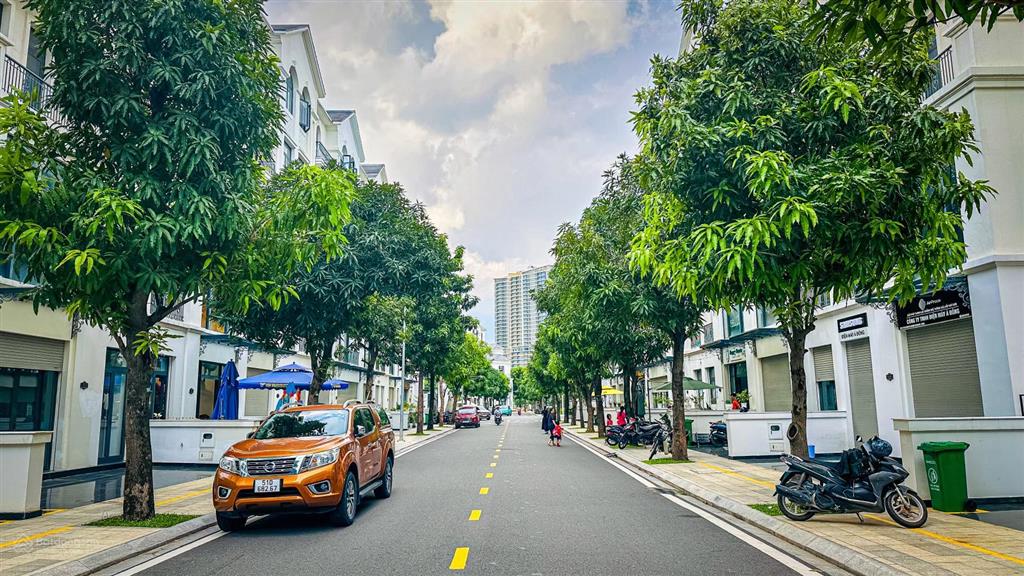 Siêu tốt 21 tỷ nhà mặt tiền 162m2 manhattan vinhomes q9, mặt tiền đường kinh doanh.  0901 382 ***