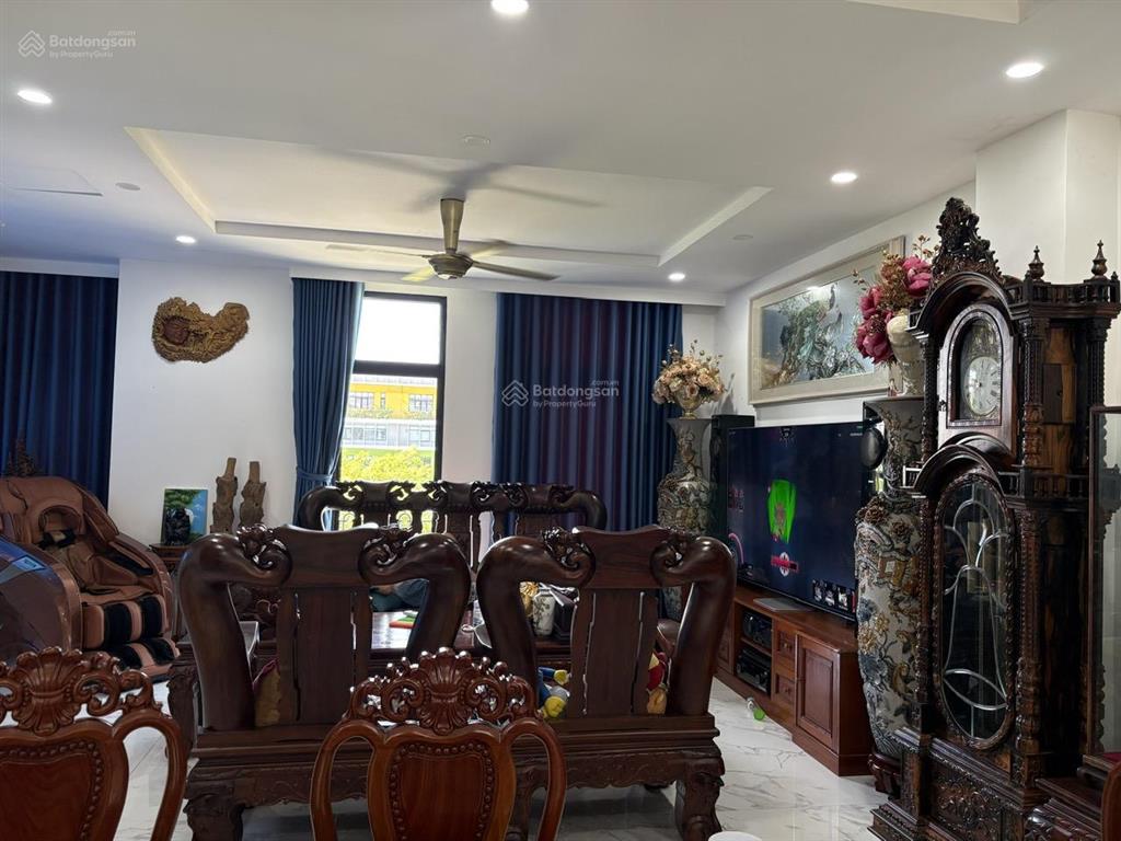Nhà phố kinh doanh 126m2 vinhomes quận 9 trục chính v3 | hiếm bán | sổ hồng  0901 382 ***