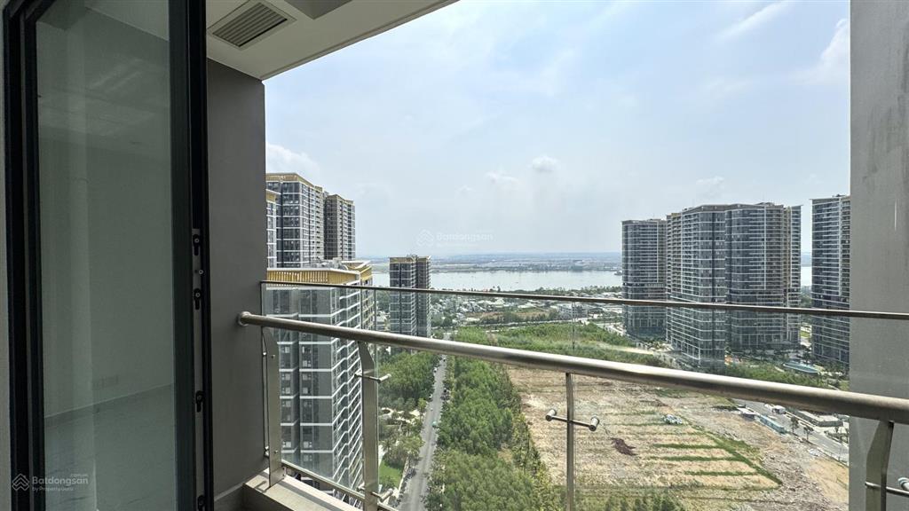 Góc 2pn+ view sông đồng nai, đối diện quảng trường, bus depot & vincom mega mall