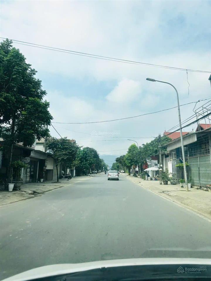 Bán đất dòng tiền 2000m2 có 800m2 thổ cư, cách đhqg 2km tiến xuân thạch thất