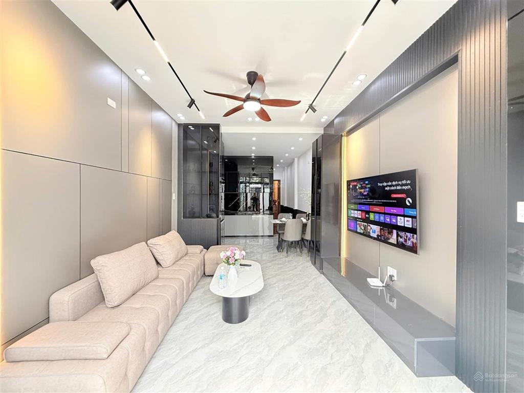 Nhỉnh 9 tỷ quá rẻ  nhà xây mới gần ngã tư trương định bạch mai  5 tầng thang máy  full nội thất