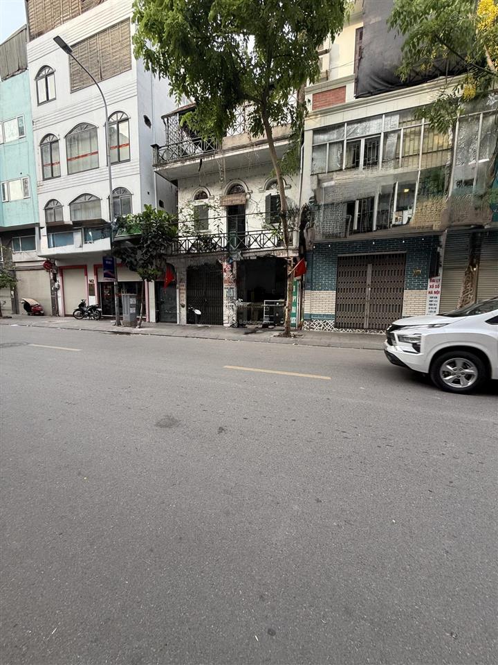 Bán nhà riêng tại hoàng hoa thám, 25,6 tỷ, 62m2,5 phòng ngủ, kinh doanh, ô tô tránh, vỉa hè đá bóng