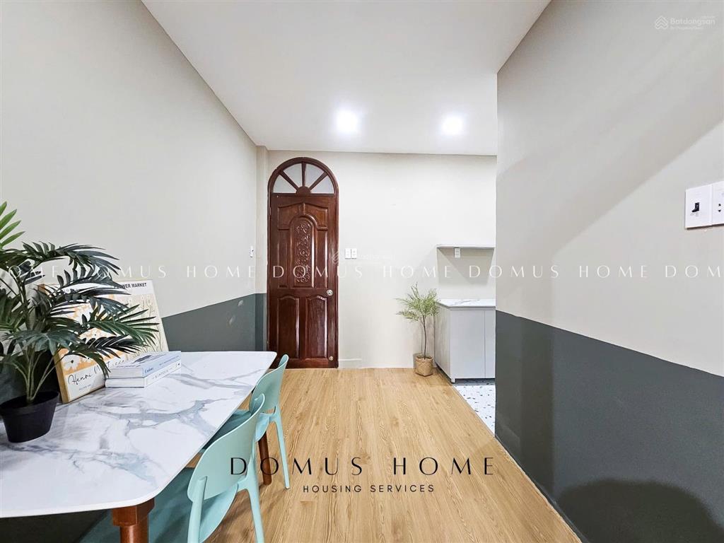 Căn hộ tách bếp ban công full nội thất gần chợ bến thành metro bên thành bùi viện cầu ông lãnh