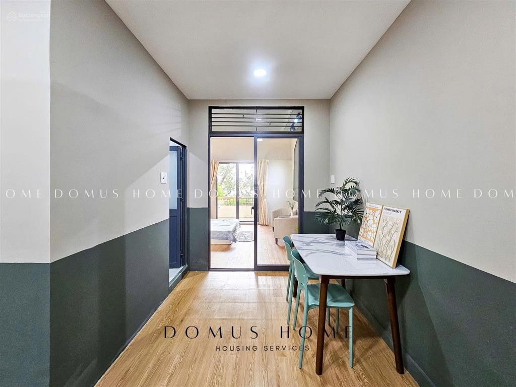 Căn hộ tách bếp ban công full nội thất gần chợ bến thành metro bên thành bùi viện cầu ông lãnh