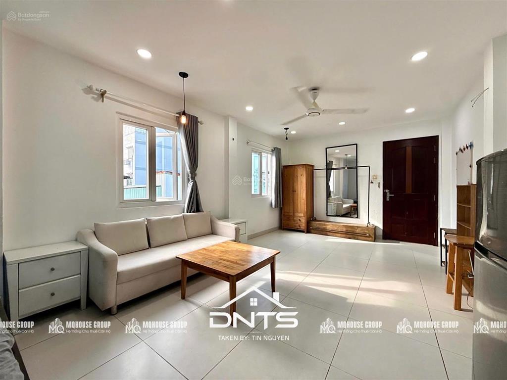 Căn hộ studio 30m2 đầy đủ nội thất cửa sổ trời gần đh nhân văn thảo cầm viên