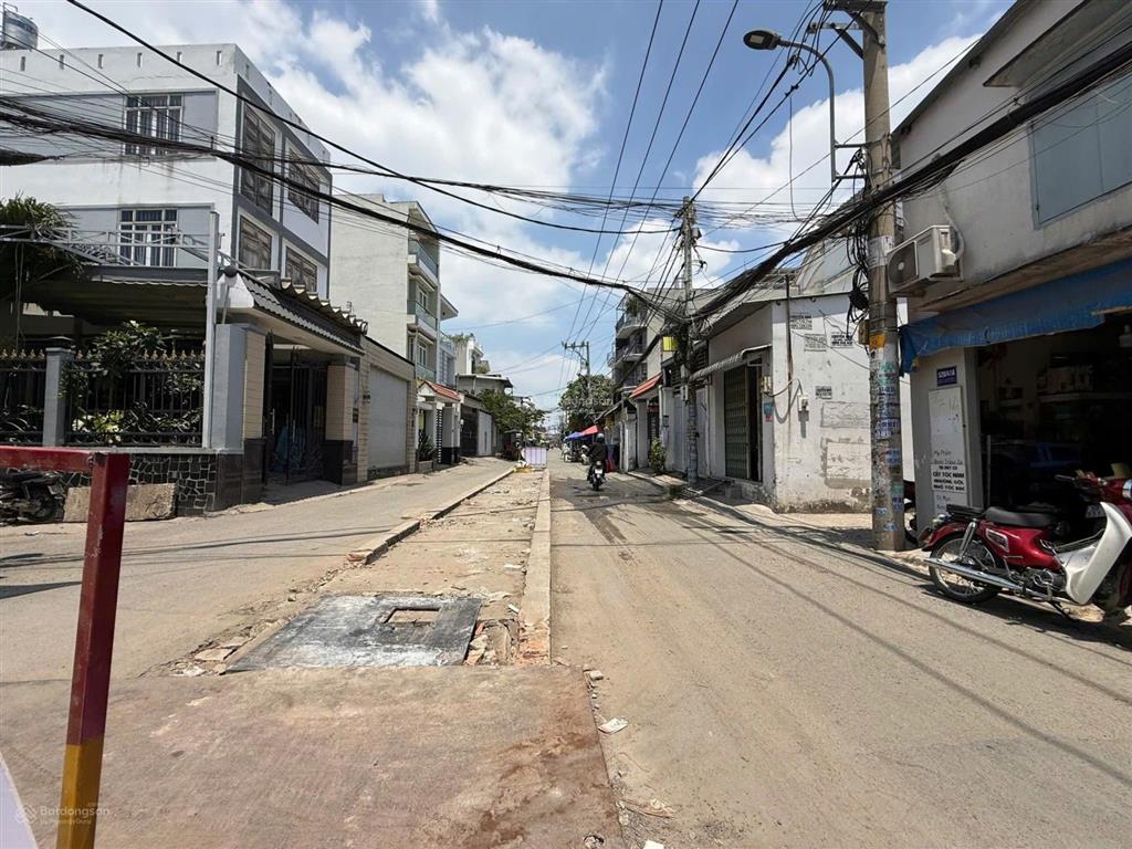 Ngộp giảm 2 tỷ bán gấp nhà vạn phúc  104m2  3 tầng hxh  chỉ 8.1tỷ