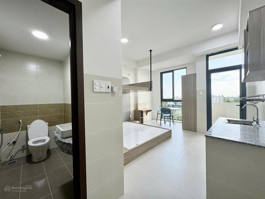 Căn hộ ban công full nội thất ngay khu công nghệ cao, đại học fpt, ufm