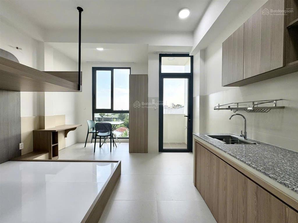 Căn hộ ban công full nội thất ngay khu công nghệ cao, đại học fpt, ufm