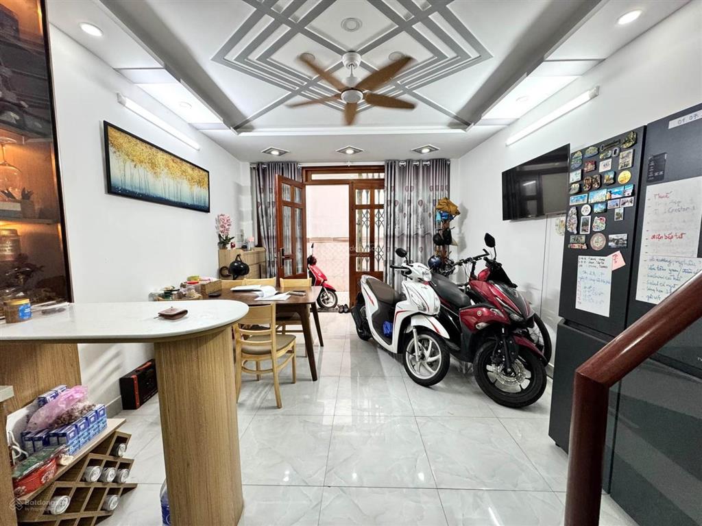 Bán nhà huỳnh văn bánh, phường 11, quận phú nhuận. diện tích 31m, kích thước 3.85m x 8.5m.kết cấu