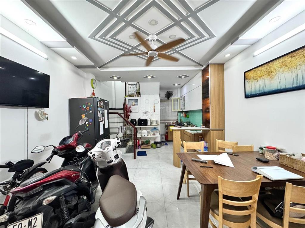 Bán nhà huỳnh văn bánh, phường 11, quận phú nhuận. diện tích 31m, kích thước 3.85m x 8.5m.kết cấu