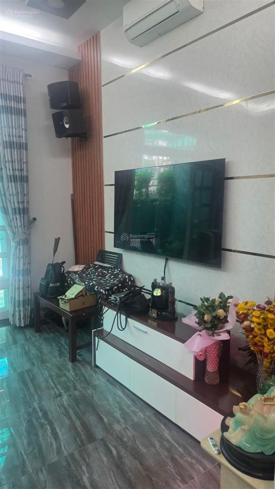 Bán nhà hẻm xe hơi lạc long quân, phường tân hòa, tp.hcm 69m 3tầng giá chỉ 8.75 tỷ
chính chủ