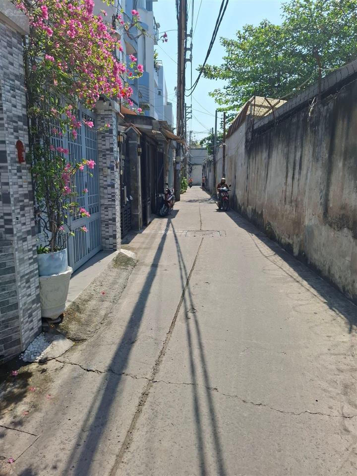 Bán nhà 4 tầng kiên cố, đường xe hơi, diện tích 60m giá hơn 9tỷ
cần bán nhà xây dựng chắc chắn