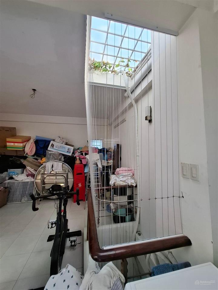 Bán nhà 4 tầng kiên cố, đường xe hơi, diện tích 60m giá hơn 9tỷ
cần bán nhà xây dựng chắc chắn