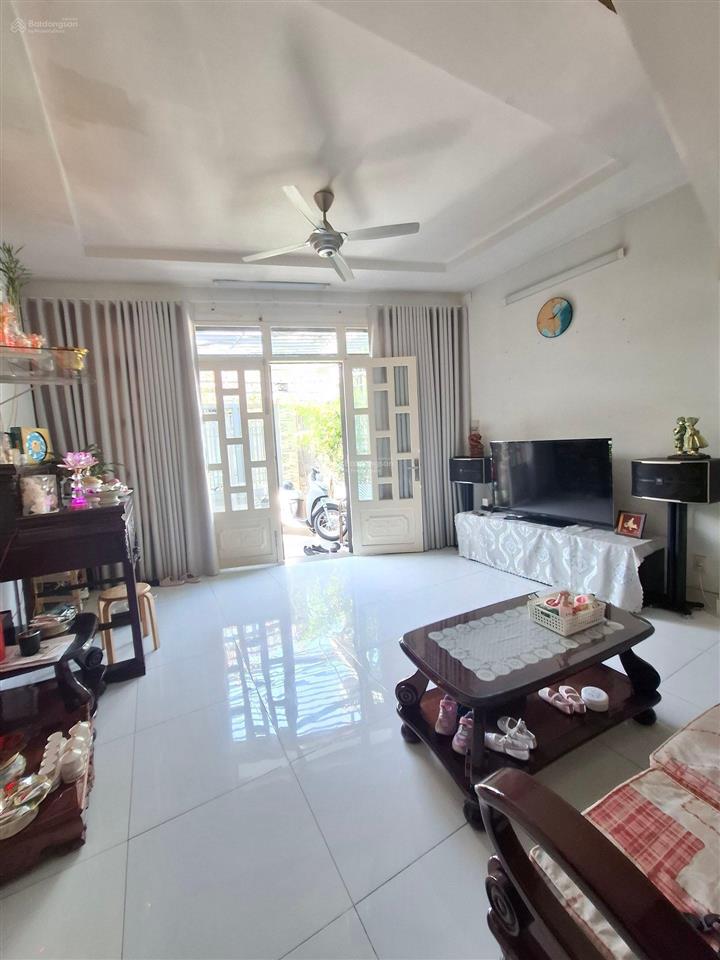 Bán nhà 4 tầng kiên cố, đường xe hơi, diện tích 60m giá hơn 9tỷ
cần bán nhà xây dựng chắc chắn