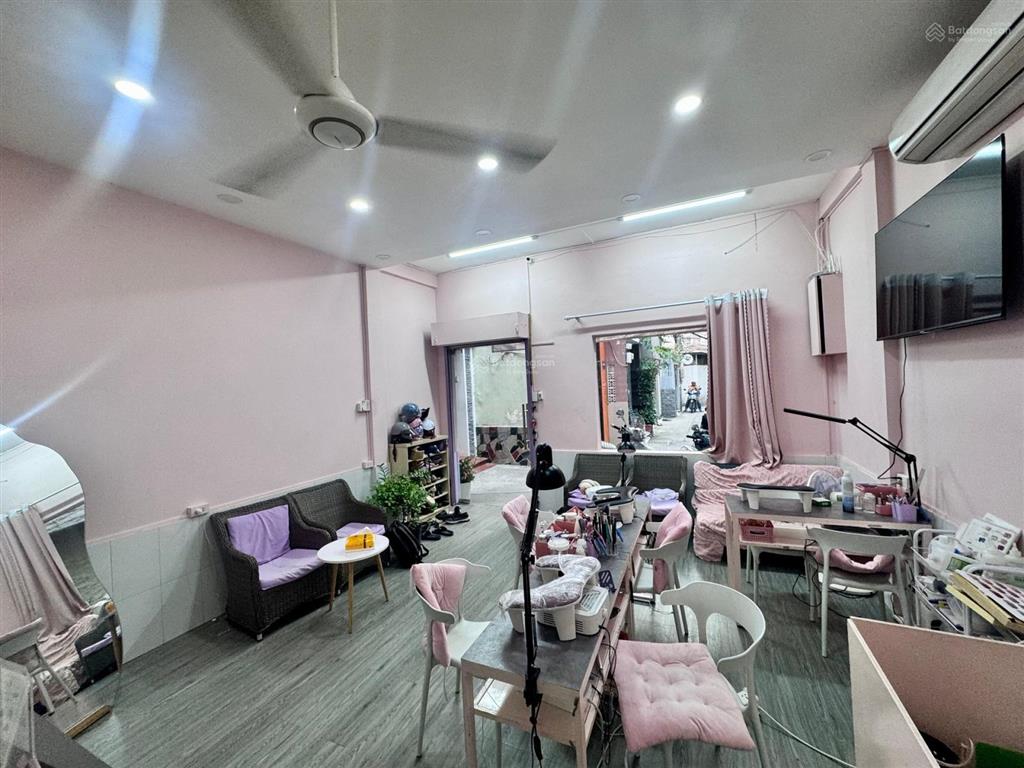 Bán nhà phú nhuận ngang gần 5m kinh doanh spa/nail giảm 300 triệu
chủ nhà cần bán gấp căn nhà