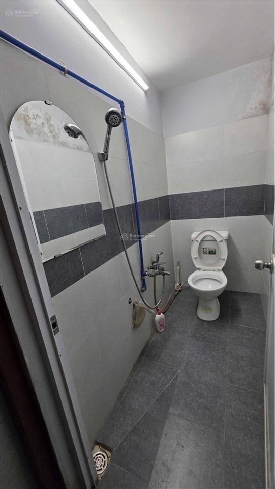 Chủ gấp bán giảm ngay 200 triệu nhà mặt tiền kinh doanh khu cao tầng
căn nhà sở hữu vị trí đẹp,