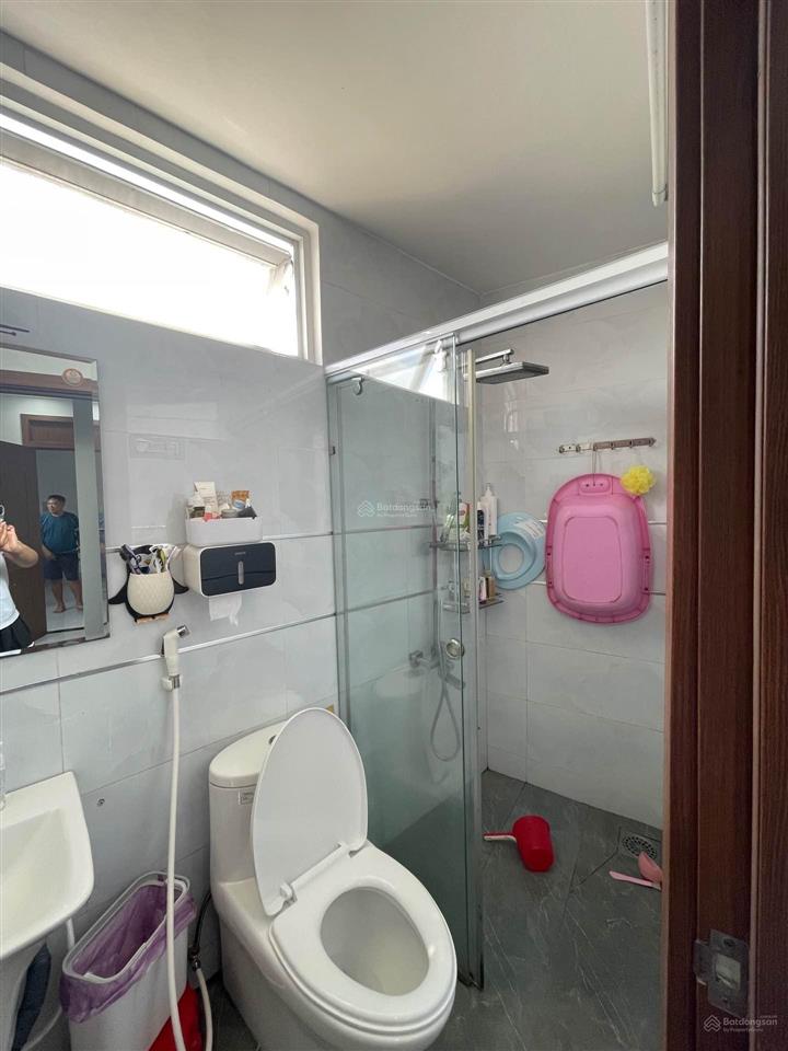 Nhà tân bình hẻm xe hơi tới cửa gần ga t3. cần bán nhà tại đường hoàng bật đạt, phường tân sơn