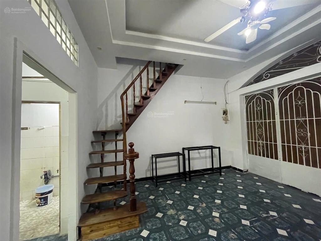 Bán nhà hẻm dân trí thông tứ tung, tân bình 64m đang cho thuê 10 triệu/tháng giá 6.1 tỷ