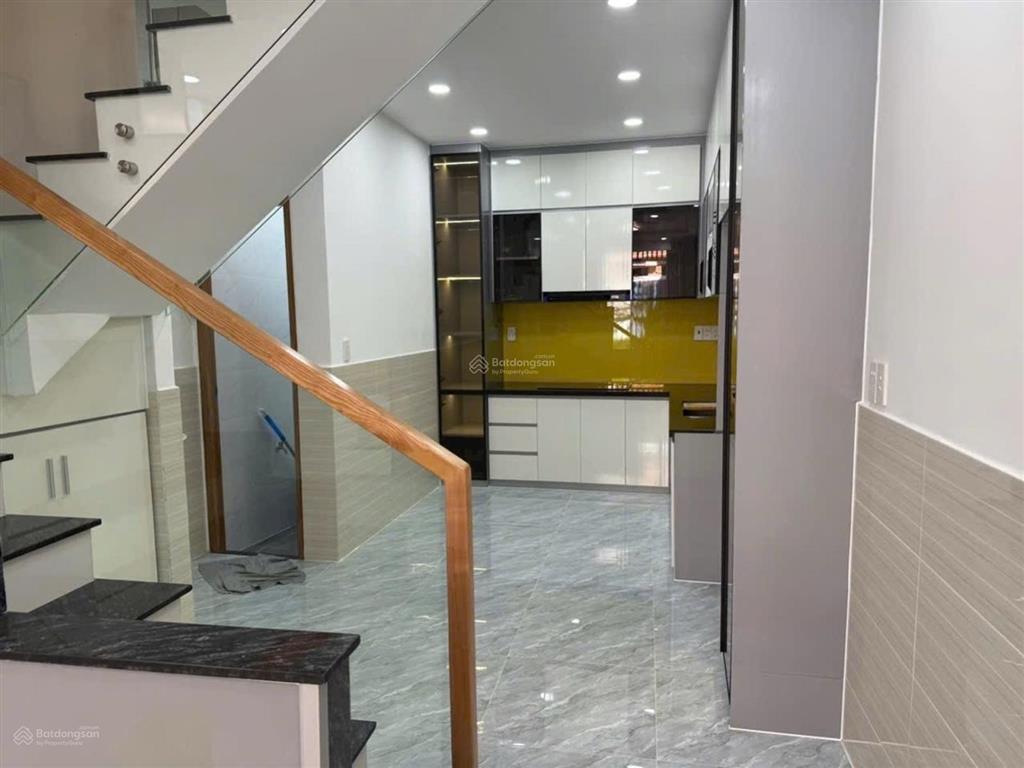 Bán nhà hẻm lạc long quân, phường bảy hiền giá mới 4,75tỷ
chủ nhà vừa ký điện tử và giảm ngay 25