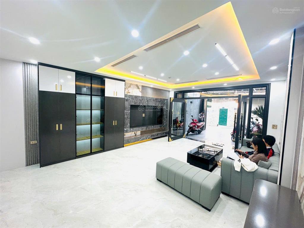 Siêu phẩm bồ đề ngọc lâm cực hiếm ô tô 7 chỗ 7 tầng thang máy  mặt tiền khủng chỉ nhỉnh 18 tỷ