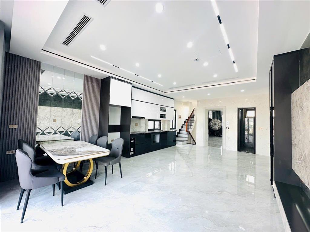 Siêu phẩm bồ đề ngọc lâm cực hiếm ô tô 7 chỗ 7 tầng thang máy  mặt tiền khủng chỉ nhỉnh 18 tỷ