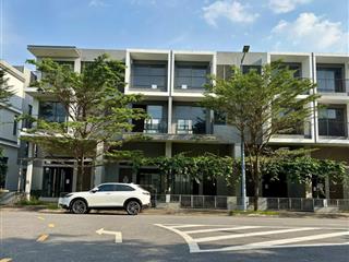 Bán căn nhà phố ô số 6 trục chính view hồ bơi resort khu an ninh the standard an gia