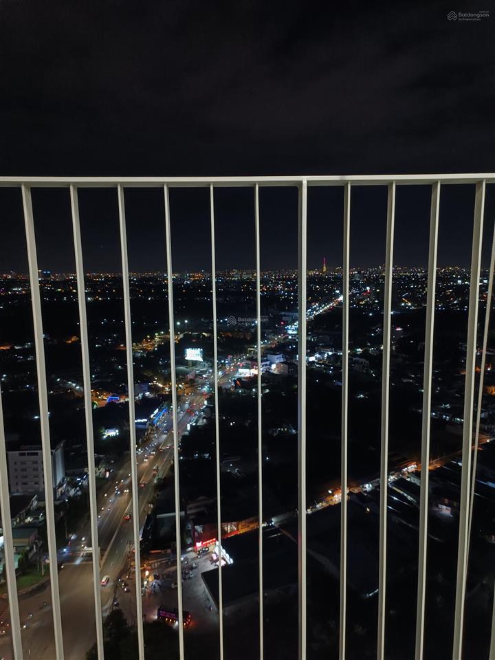 Cho thuê tầng 35 đẹp view sài gòn tại căn hộ cao cấp the emerald golf view lê phong.  0909 901 ***