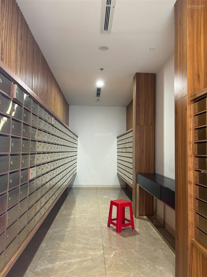 Cho thuê tầng 35 đẹp view sài gòn tại căn hộ cao cấp the emerald golf view lê phong.  0909 901 ***
