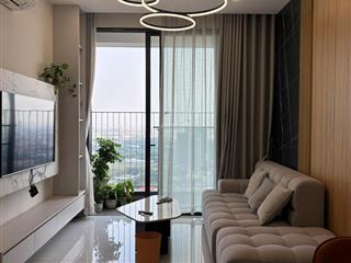 Cho thuê tầng 35 đẹp view sài gòn tại căn hộ cao cấp the emerald golf view lê phong.  0909 901 ***