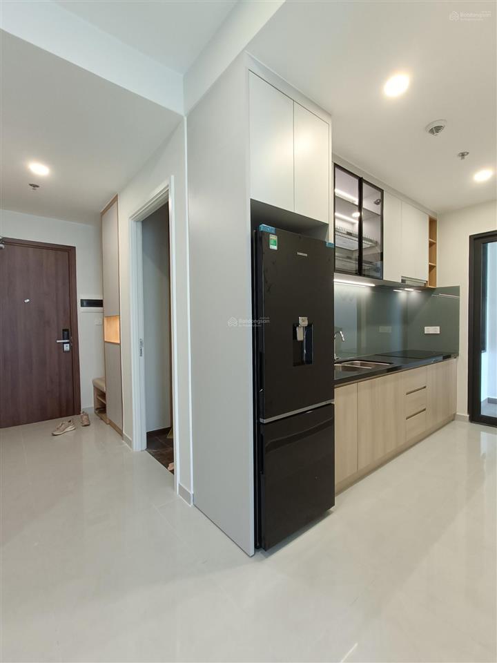 Cho thuê tầng 35 đẹp view sài gòn tại căn hộ cao cấp the emerald golf view lê phong.  0909 901 ***