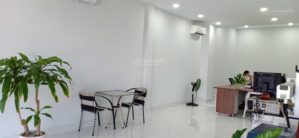 Cho thuê nhà phố newland oasis đường na7 tiện vừa ở vừa làm văn phòng công ty.  0909 901 ***