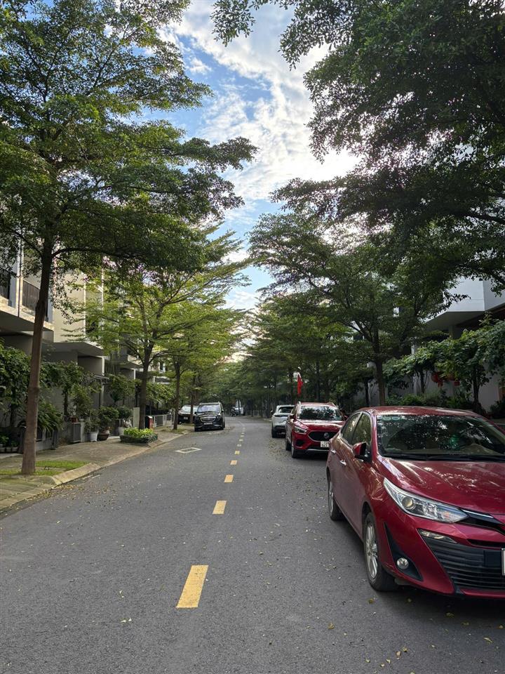 Cho thuê nhà phố khu compound resort standard an gia