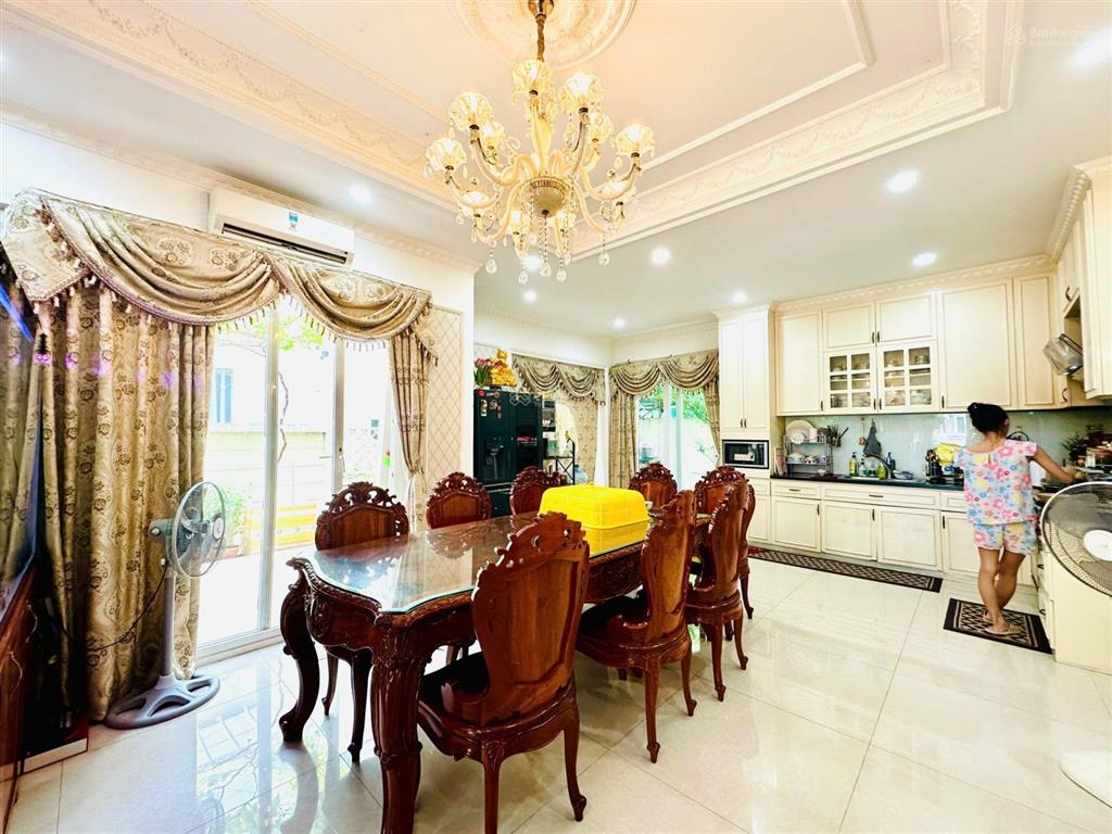 Bán căn biệt thự tuyệt đẹp 300m2 the oasis kdc việt sing tp hồ chí minh mới